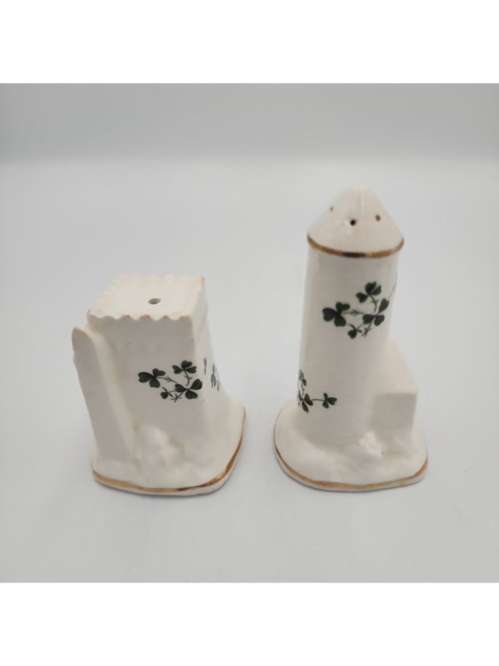 Vintage Carrigaline Pottery Irleand Shamrock Castle Salt & Pepper Shaker Set